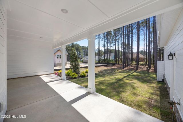 389 Crow Creek Drive NW, Calabash, NC 28467