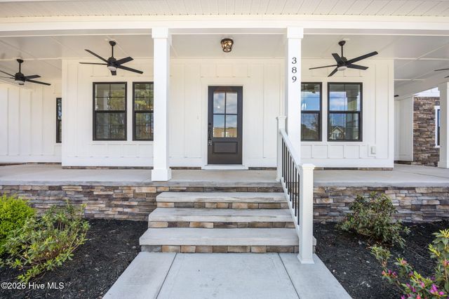 389 Crow Creek Drive NW, Calabash, NC 28467