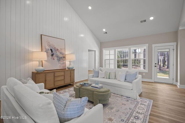 389 Crow Creek Drive NW, Calabash, NC 28467