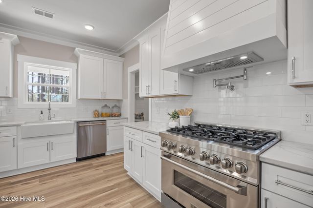 389 Crow Creek Drive NW, Calabash, NC 28467