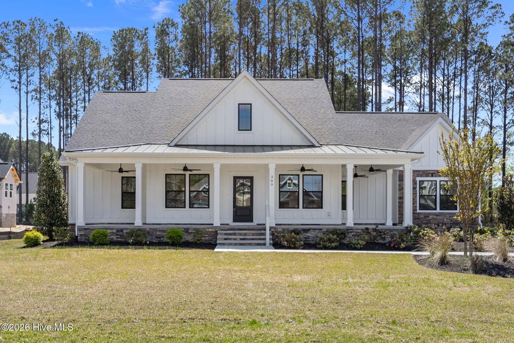 389 Crow Creek Drive NW, Calabash, NC 28467