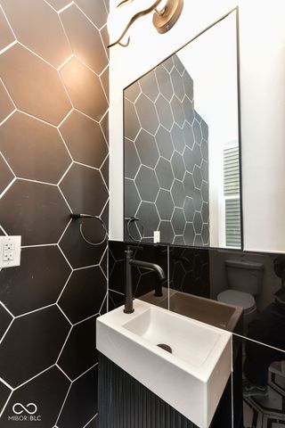 2919 Tropical Drive, Indianapolis, IN 46205