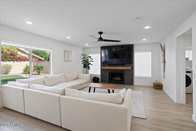 17521 N 84TH Lane, Peoria, AZ 85382