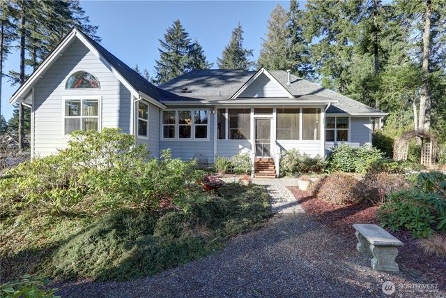 11 E Betty Jo Court, Union, WA 98592