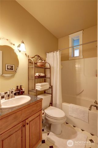 11 E Betty Jo Court, Union, WA 98592