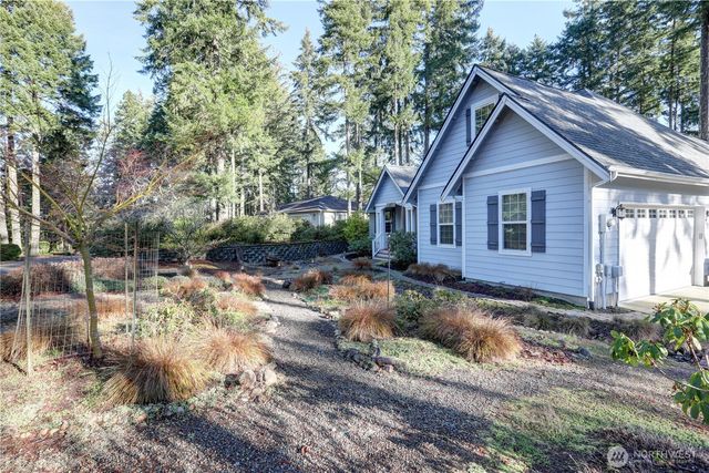 11 E Betty Jo Court, Union, WA 98592