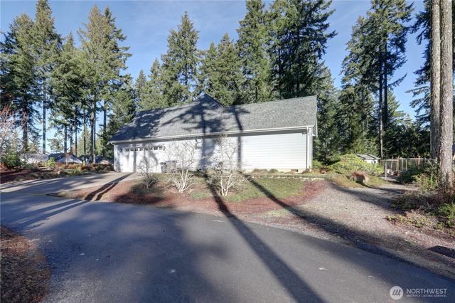 11 E Betty Jo Court, Union, WA 98592