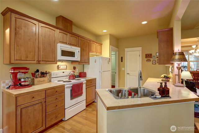 11 E Betty Jo Court, Union, WA 98592