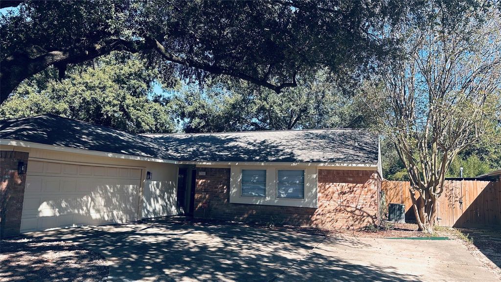 3906 Almington Lane, Houston, TX 77088
