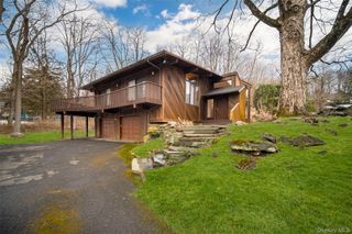 24 Spook Rock Road, Suffern, NY 10901