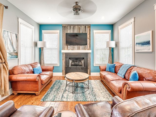 39 Boardwalk Street, Carlton Landing, OK 74432