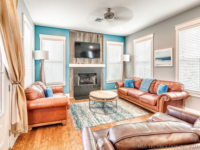 39 Boardwalk Street, Carlton Landing, OK 74432