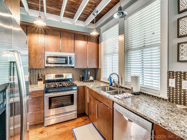 39 Boardwalk Street, Carlton Landing, OK 74432