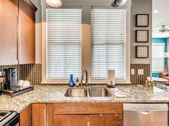 39 Boardwalk Street, Carlton Landing, OK 74432