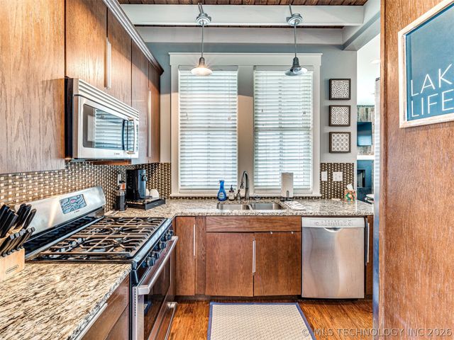 39 Boardwalk Street, Carlton Landing, OK 74432