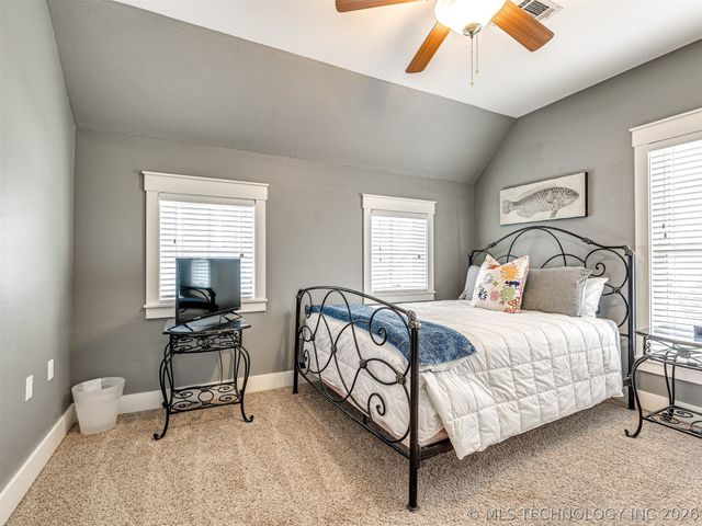 39 Boardwalk Street, Carlton Landing, OK 74432