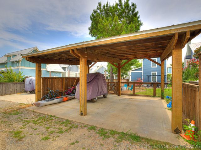 39 Boardwalk Street, Carlton Landing, OK 74432