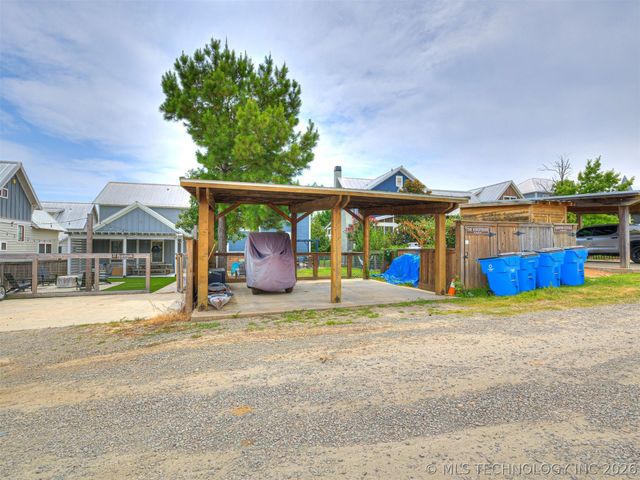 39 Boardwalk Street, Carlton Landing, OK 74432