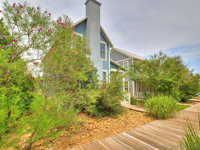 39 Boardwalk Street, Carlton Landing, OK 74432