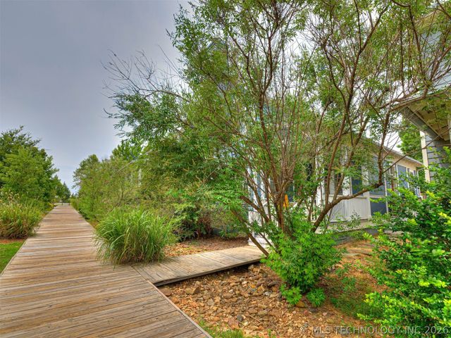 39 Boardwalk Street, Carlton Landing, OK 74432