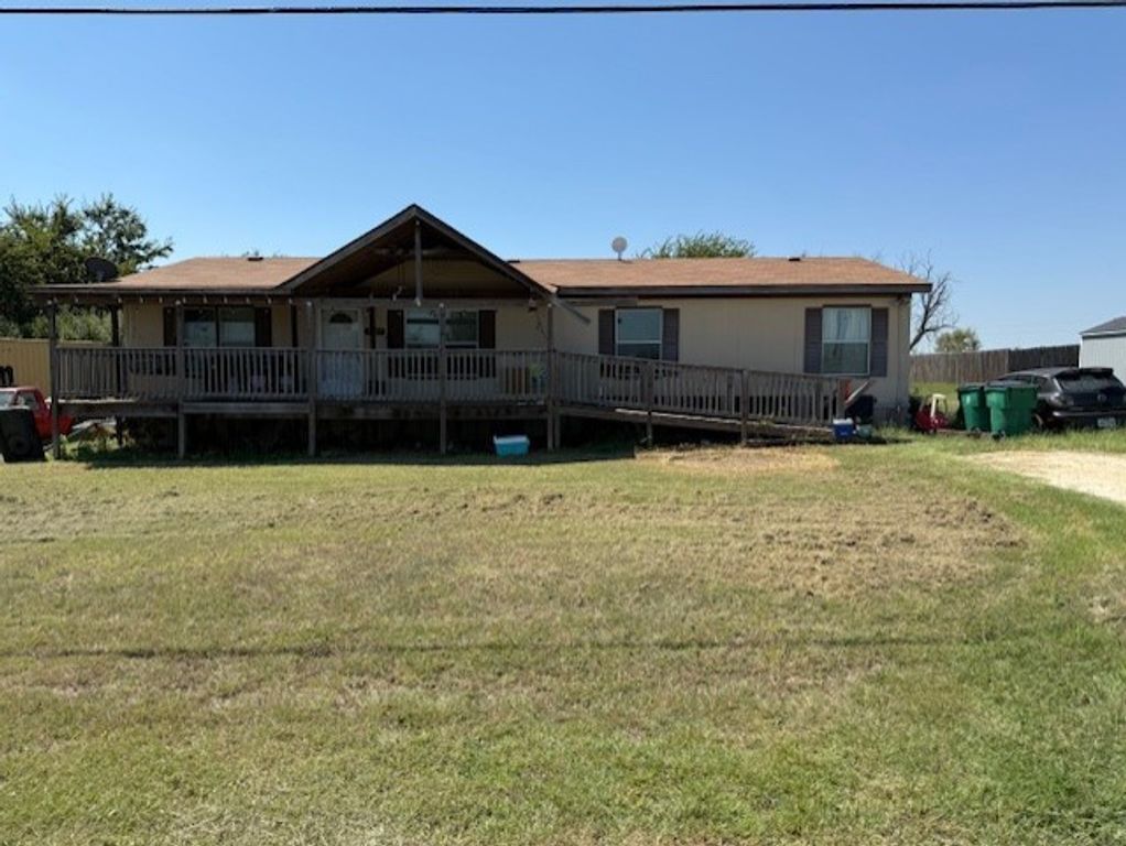 1627 Wild Horse Lane, Stephenville, TX 76401
