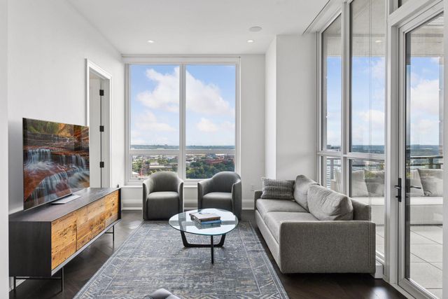 1111 W River Parkway 23D, Minneapolis, MN 55415