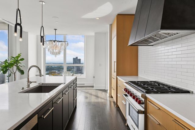 1111 W River Parkway 23D, Minneapolis, MN 55415