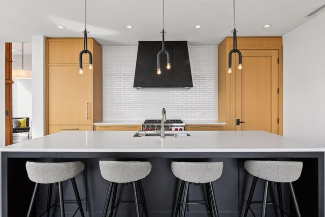 1111 W River Parkway 23D, Minneapolis, MN 55415