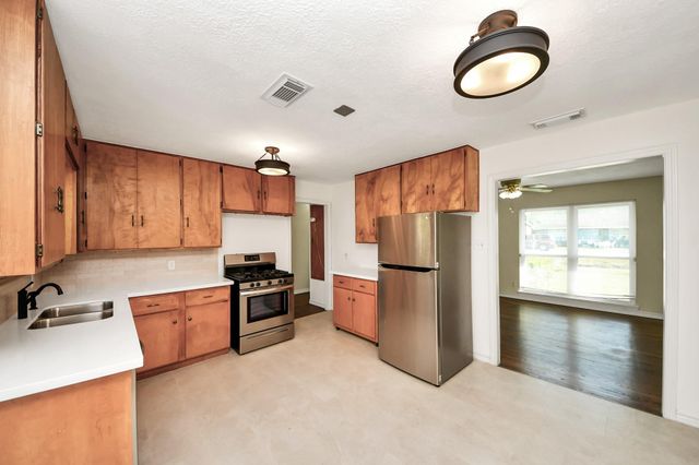 1501 Avenue K, South Houston, TX 77587