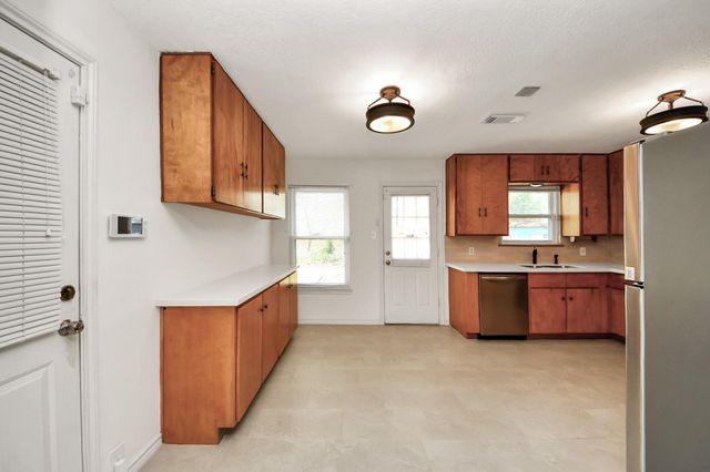 1501 Avenue K, South Houston, TX 77587