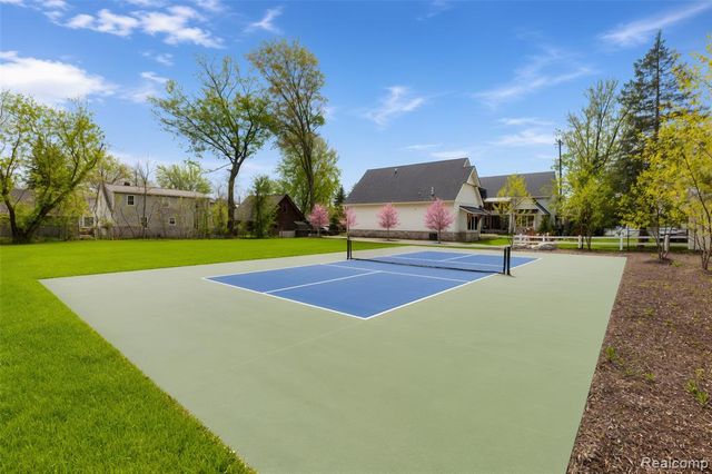 12530 Woodhull Landing, Fenton, MI 48430