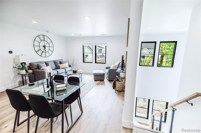 12530 Woodhull Landing, Fenton, MI 48430