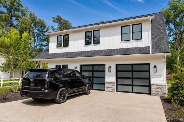 12530 Woodhull Landing, Fenton, MI 48430