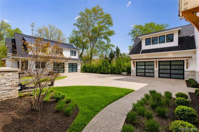 12530 Woodhull Landing, Fenton, MI 48430