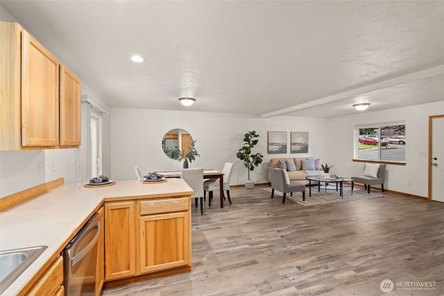 304 N 5th Avenue SW, Tumwater, WA 98512
