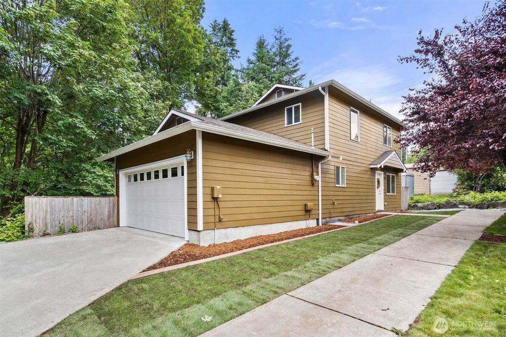 304 N 5th Avenue SW, Tumwater, WA 98512
