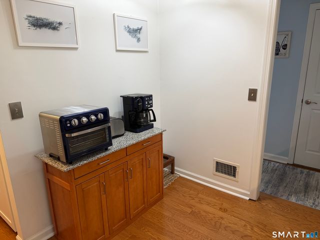 123 Candlewood Drive 123, Enfield, CT 06082