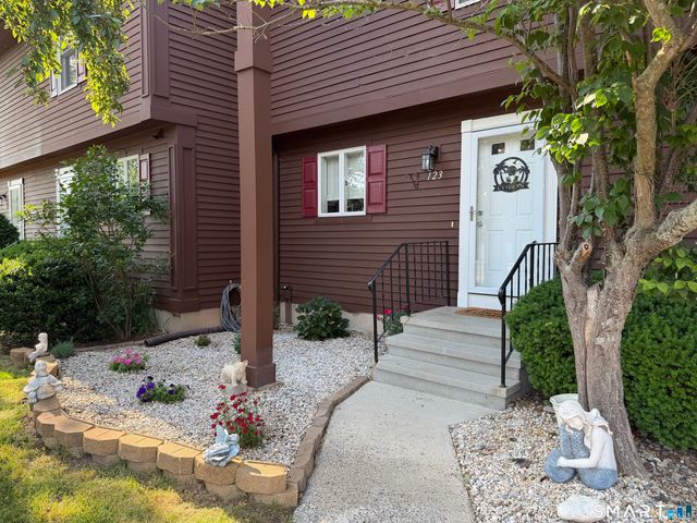 123 Candlewood Drive 123, Enfield, CT 06082