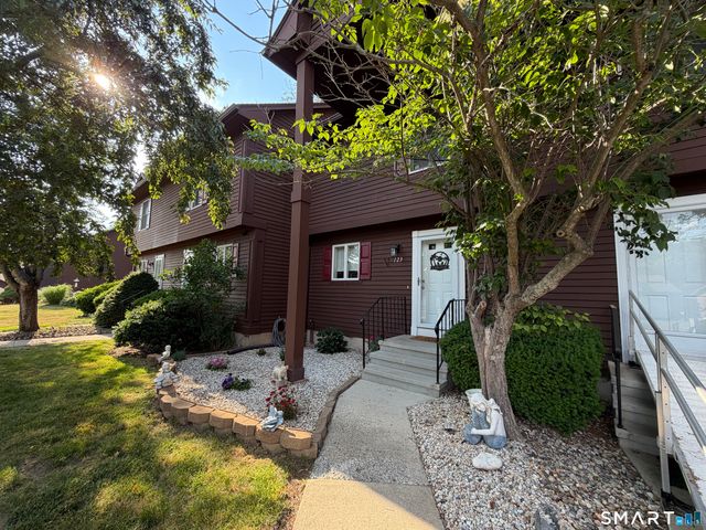 123 Candlewood Drive 123, Enfield, CT 06082