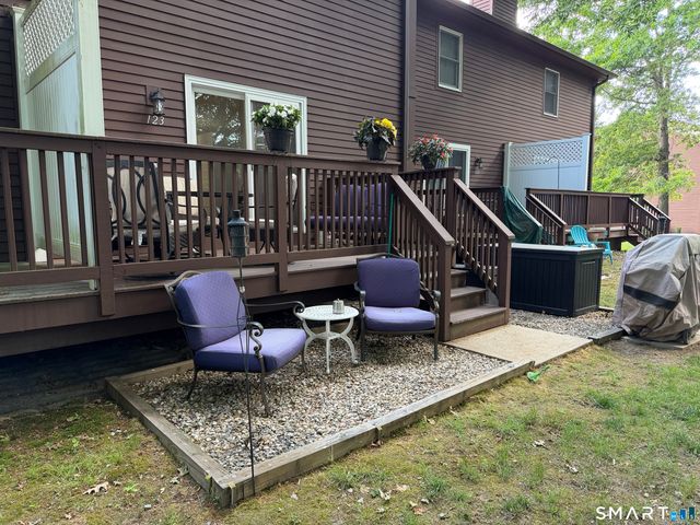 123 Candlewood Drive 123, Enfield, CT 06082