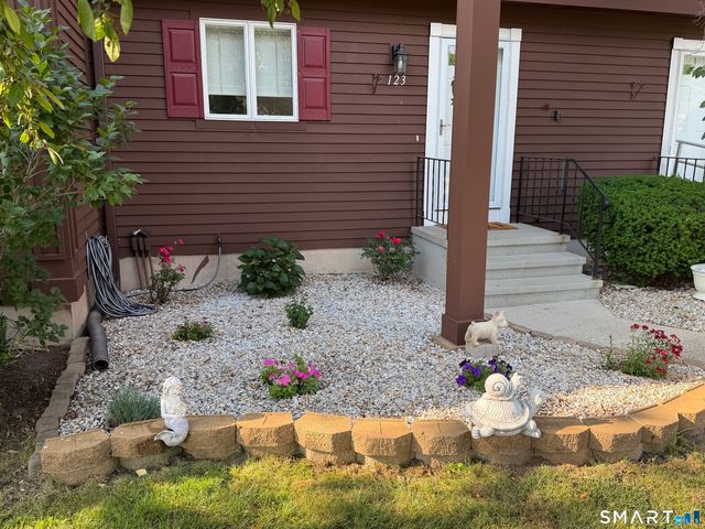 123 Candlewood Drive 123, Enfield, CT 06082
