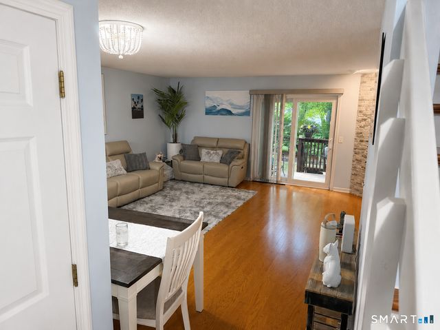 123 Candlewood Drive 123, Enfield, CT 06082