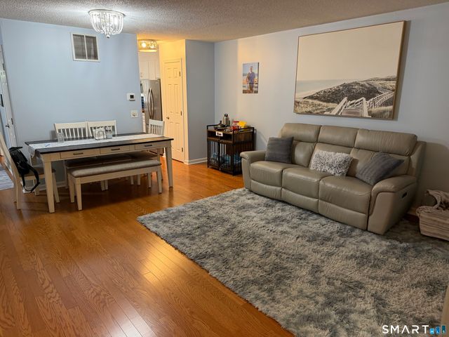 123 Candlewood Drive 123, Enfield, CT 06082