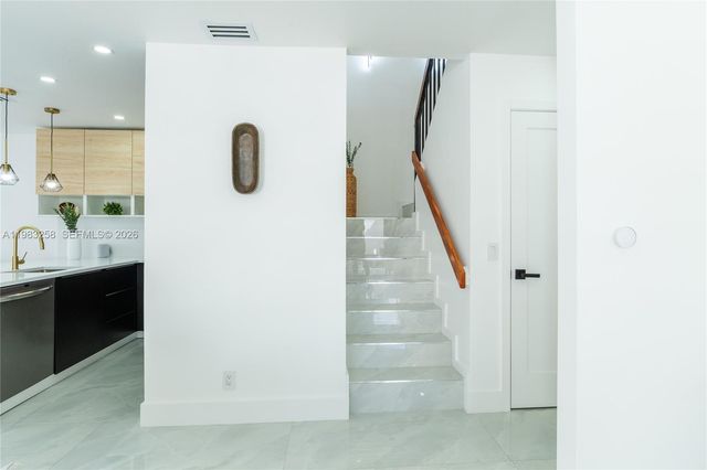 21204 Harbor Way 122-12, Aventura, FL 33180