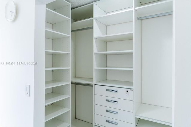 21204 Harbor Way 122-12, Aventura, FL 33180