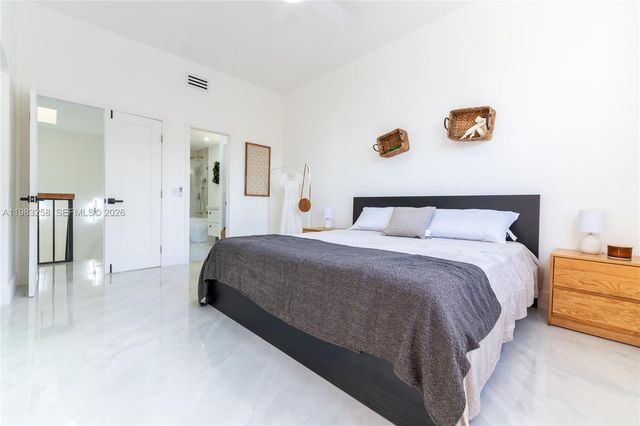 21204 Harbor Way 122-12, Aventura, FL 33180