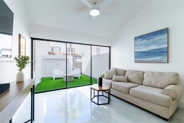 21204 Harbor Way 122-12, Aventura, FL 33180