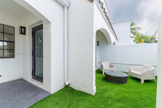 21204 Harbor Way 122-12, Aventura, FL 33180