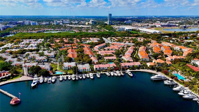 21204 Harbor Way 122-12, Aventura, FL 33180