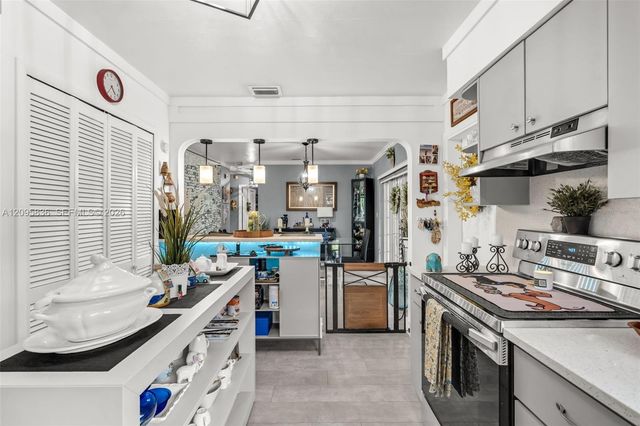 4340 W 5th Avenue, Hialeah, FL 33012